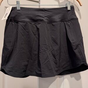 Outdoor voices Hudson skort 4" NWT